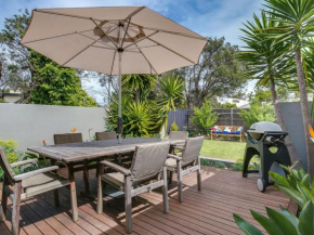 Front Beach Shack - renovated house in a quiet location, Blairgowrie